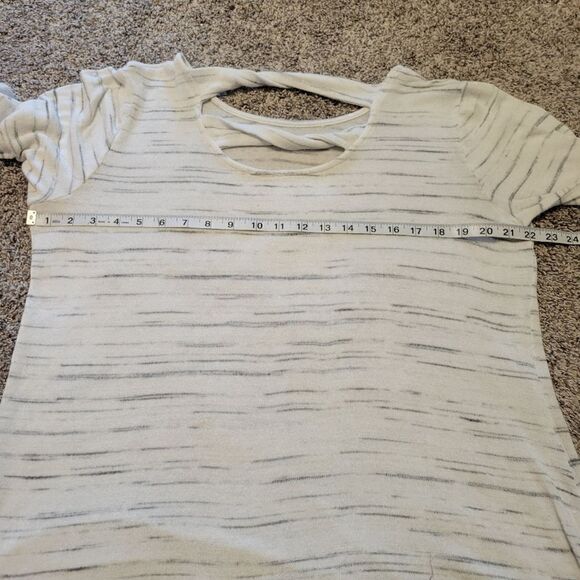 a.n.a. Cream Long Sleeve Scoop Neck Twist Back Top Size L - Picture 12 of 14